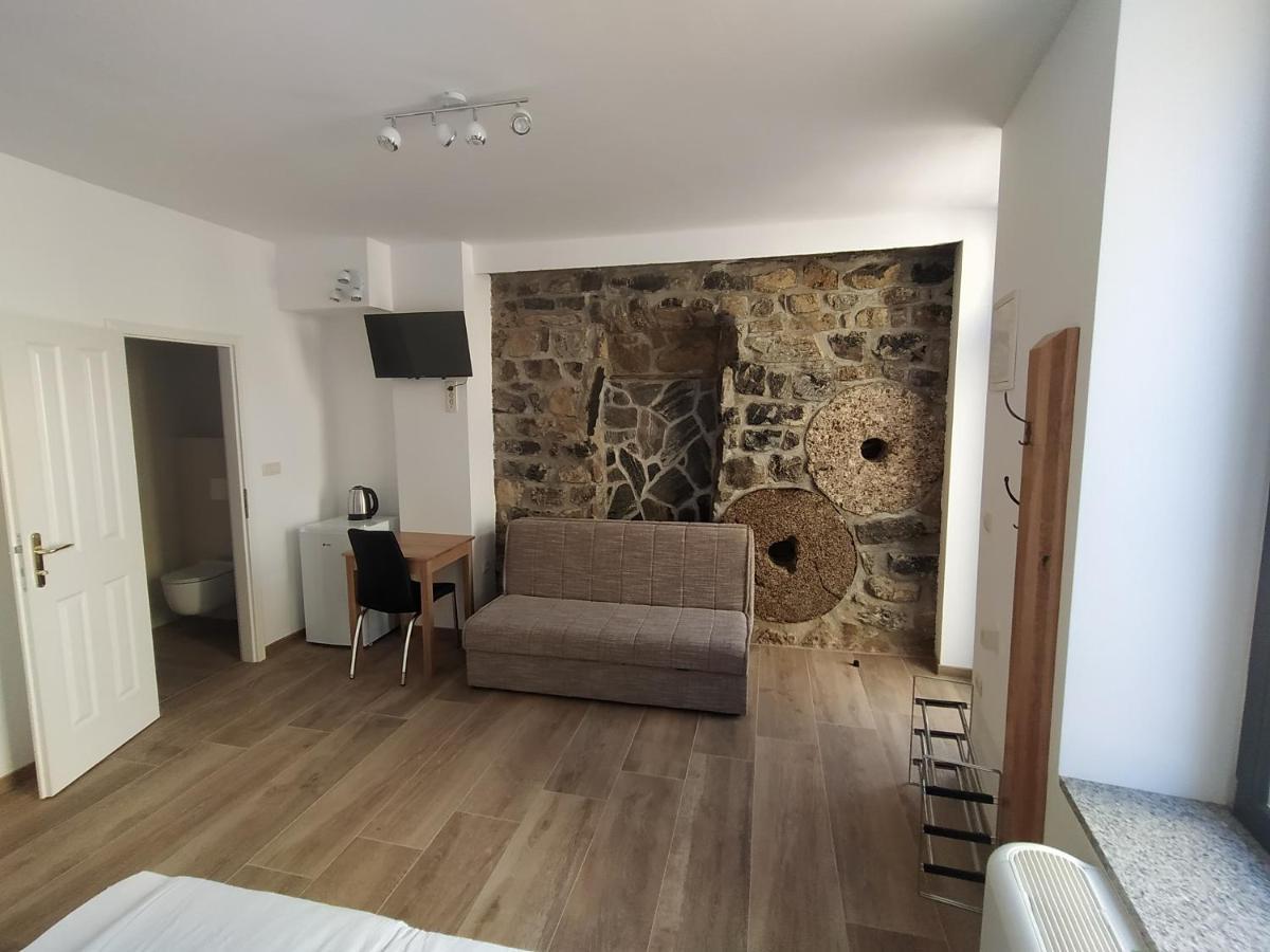 Apartmaji Maln Dolenjske Toplice Exterior foto